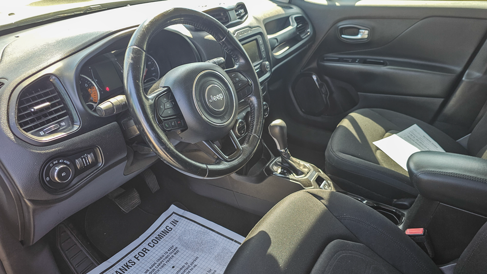 
								2017 Jeep Renegade full									