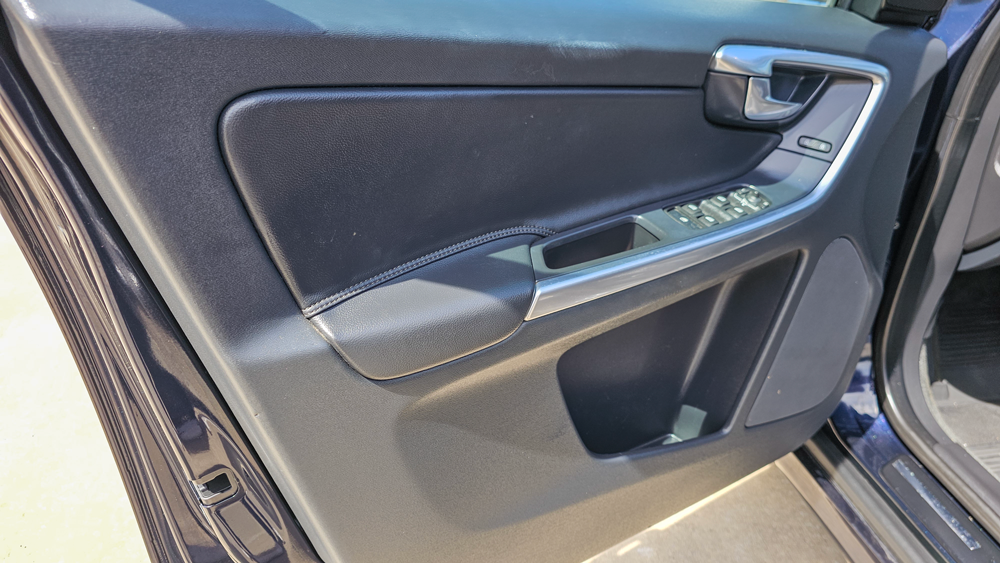 
								2016 Volvo XC60 T5 full									