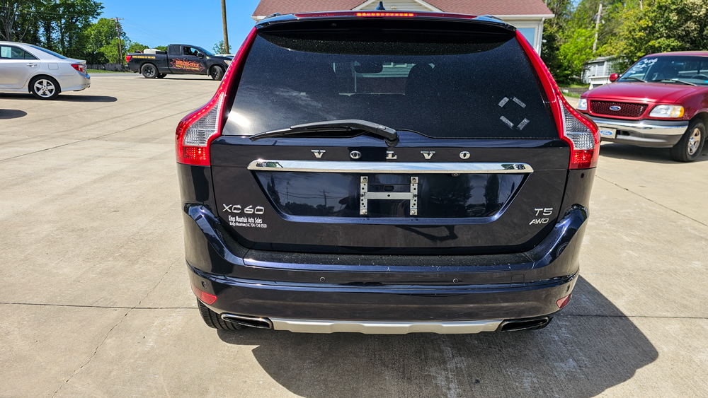 
								2016 Volvo XC60 T5 full									