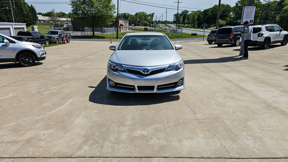
								2014 Toyota Camry LE full									