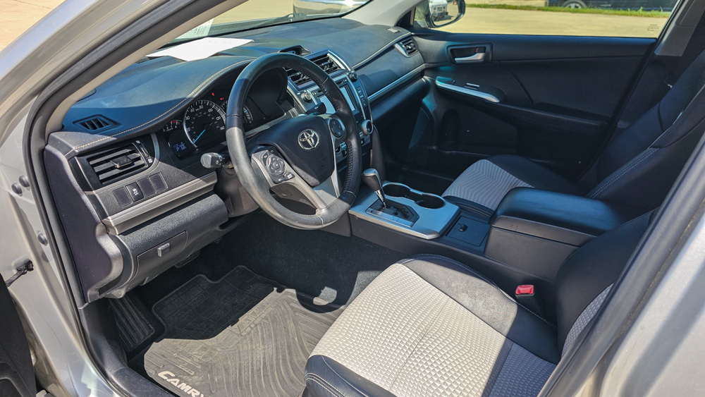 
								2014 Toyota Camry LE full									