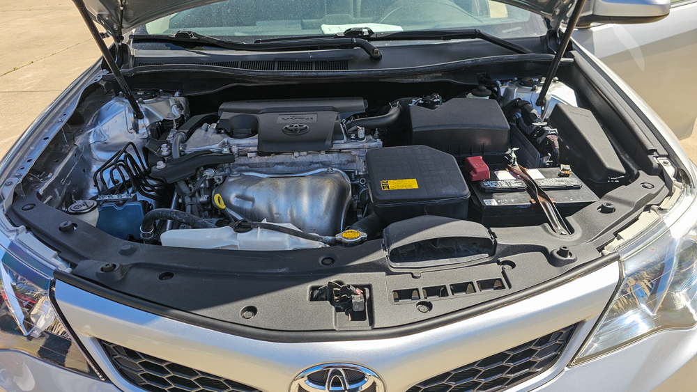 
								2014 Toyota Camry LE full									