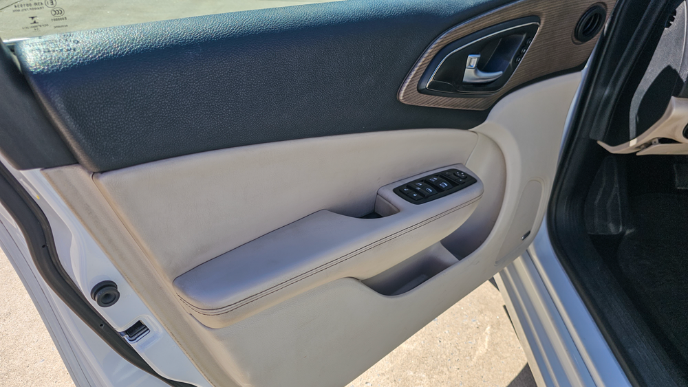 
								2015 Chrysler 200 C full									