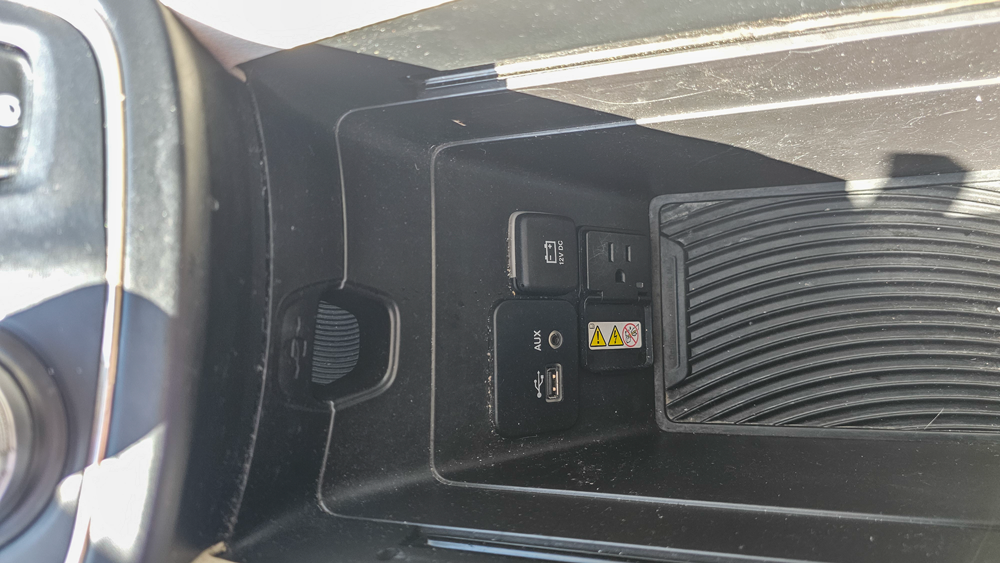 
								2015 Chrysler 200 C full									