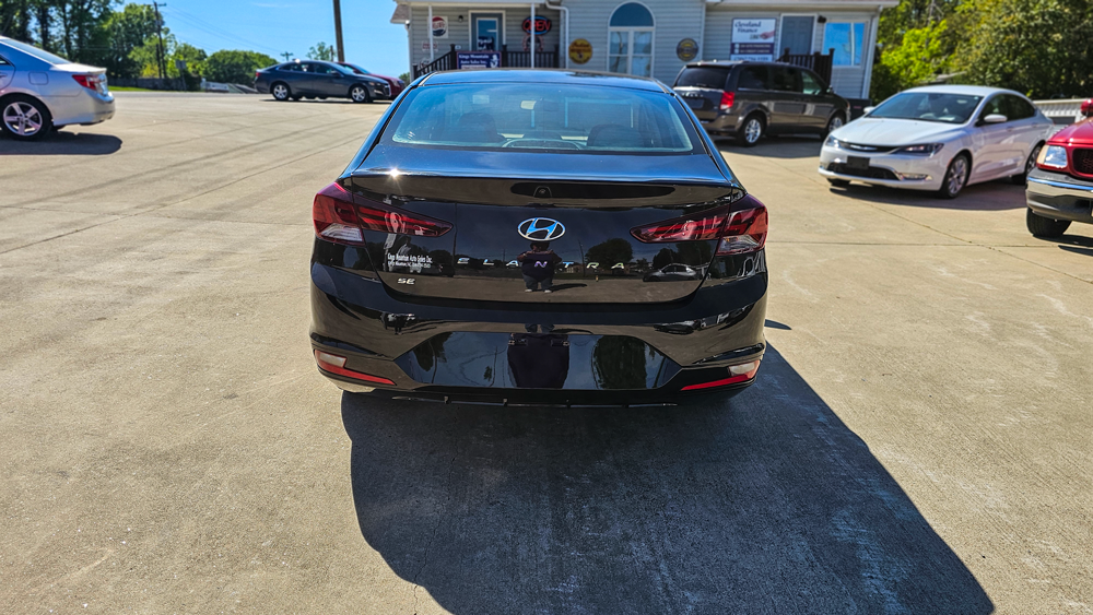 
								2019 Hyundai Elantra SE full									