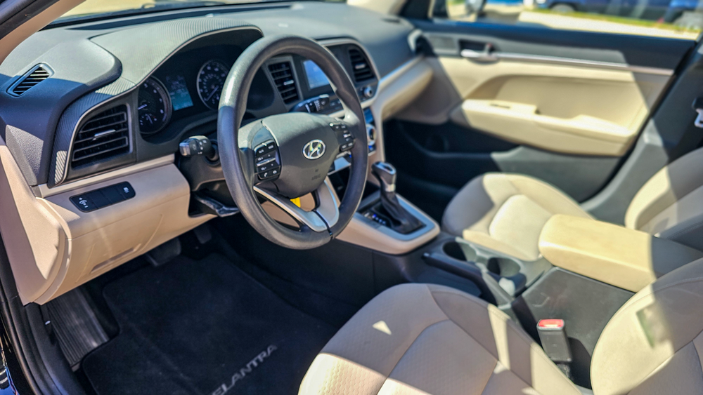 
								2019 Hyundai Elantra SE full									