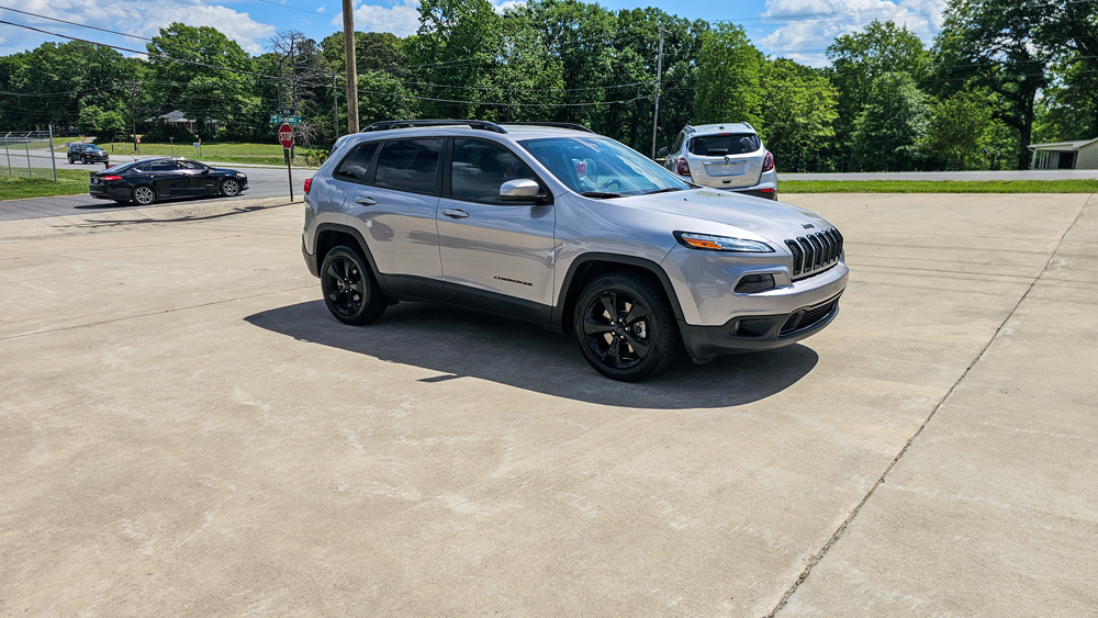 
								2018 Jeep Cherokee full									