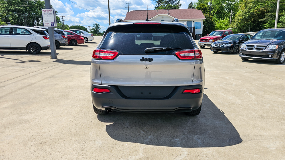 
								2018 Jeep Cherokee full									