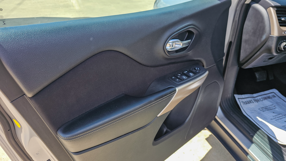 
								2018 Jeep Cherokee full									