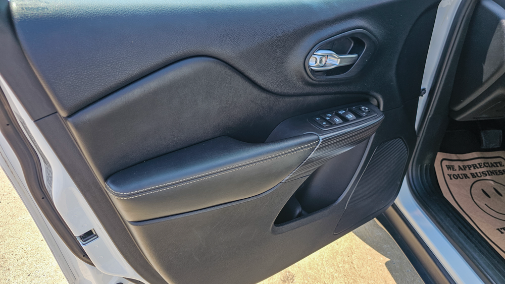 
								2017 Jeep Cherokee Limited full									