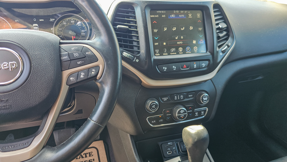 
								2017 Jeep Cherokee Limited full									
