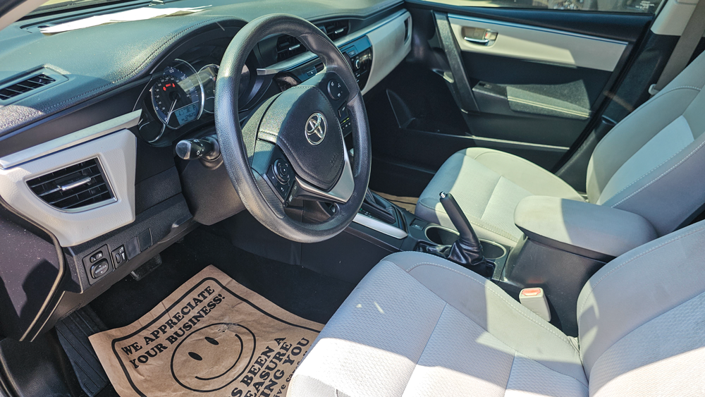 
								2016 Toyota Corolla LE full									