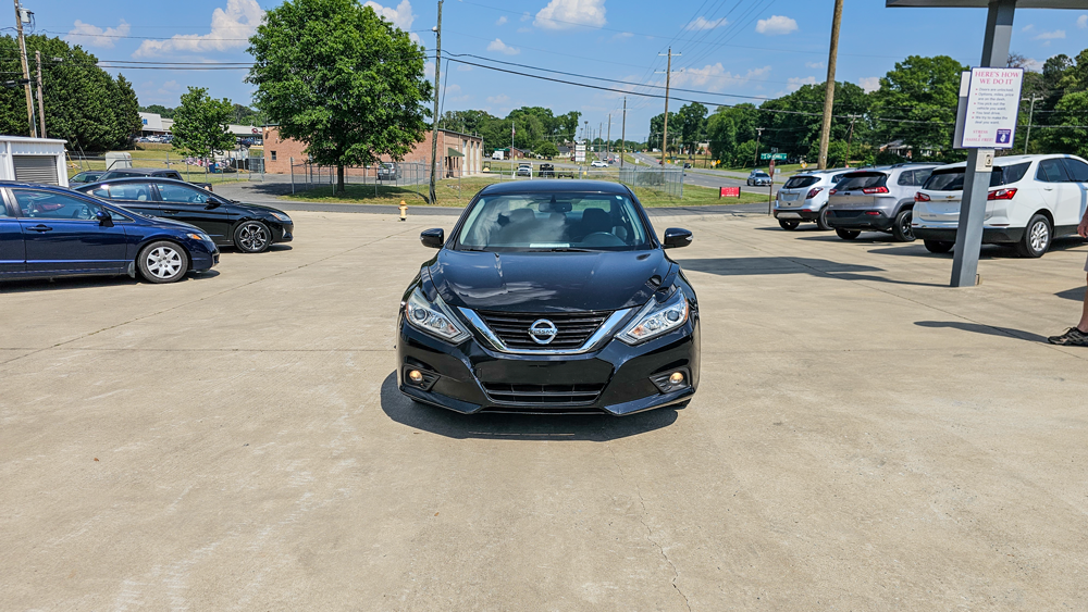 
								2018 Nissan Altima SL full									
