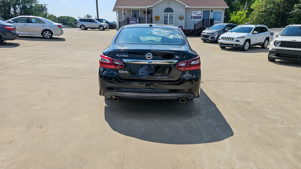 
								2018 Nissan Altima SL full									