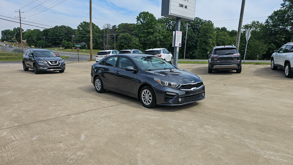 
								2020 Kia Forte FE full									
