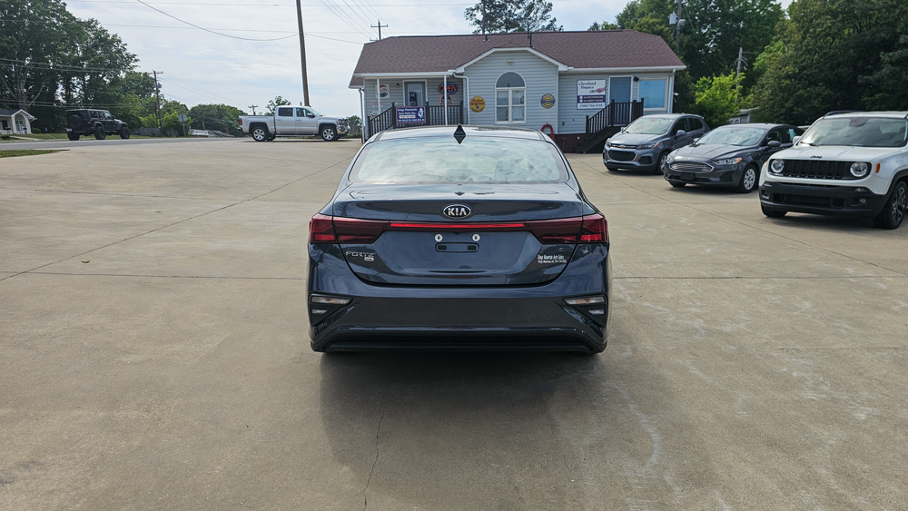 
								2020 Kia Forte FE full									