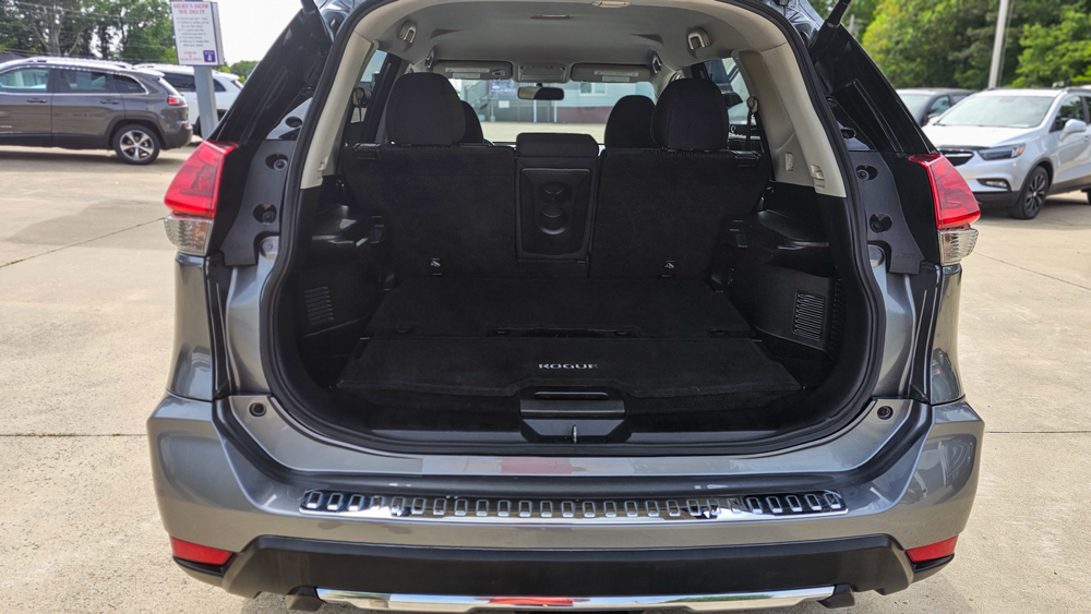 
								2018 Nissan Rogue SV full									