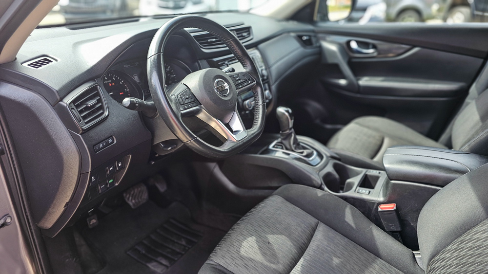 
								2018 Nissan Rogue SV full									