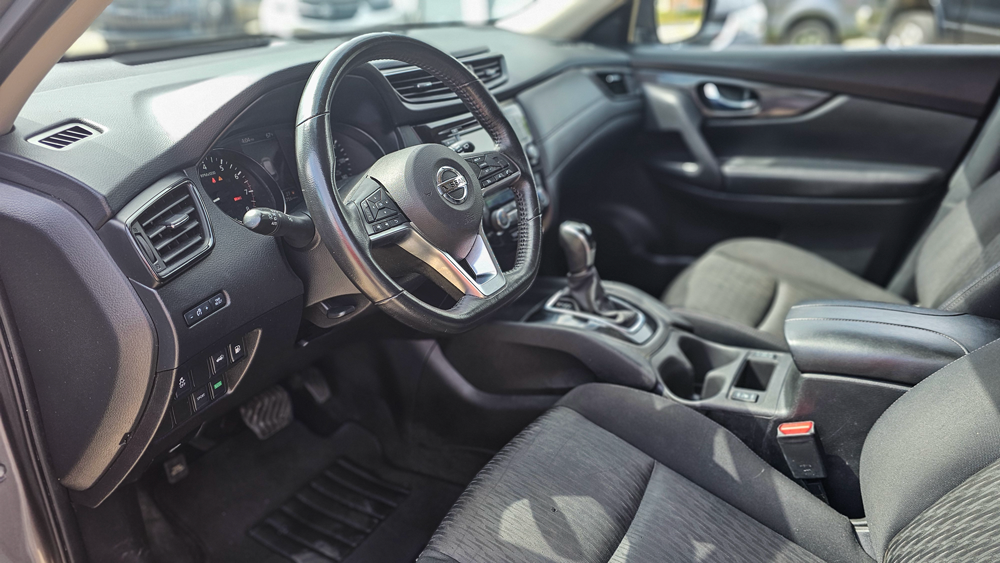
								2018 Nissan Rogue SV full									