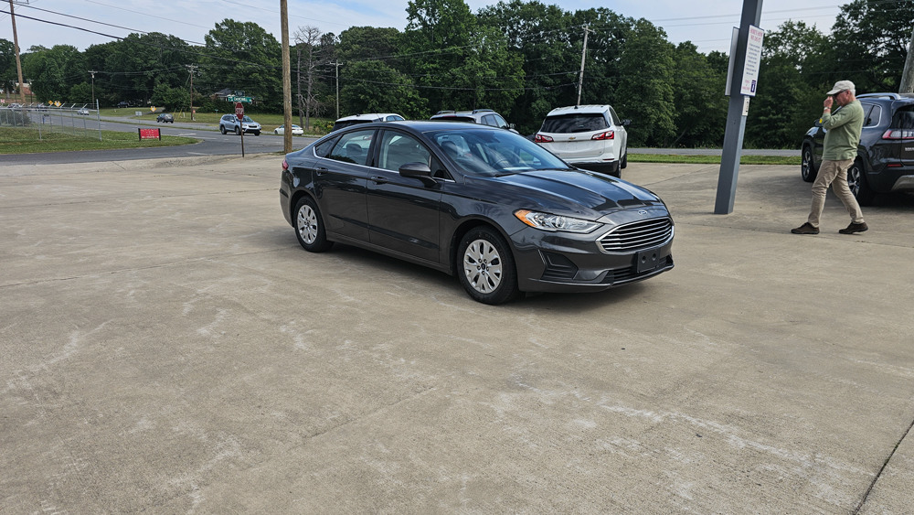 
								2019 Ford Fusion S full									