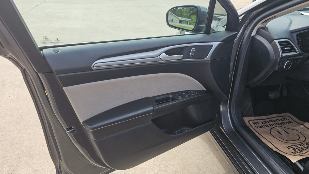 
								2019 Ford Fusion S full									