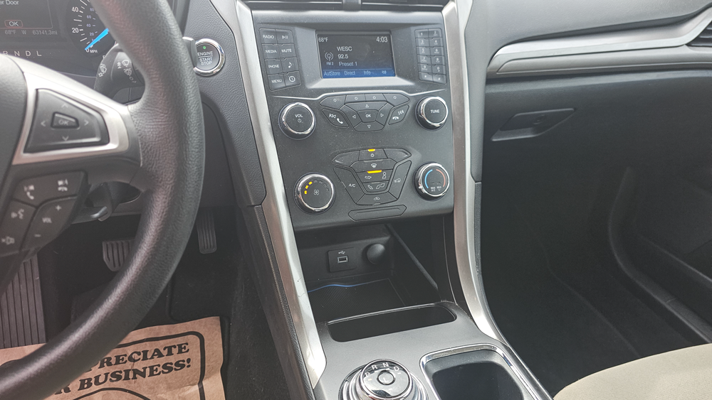 
								2019 Ford Fusion S full									