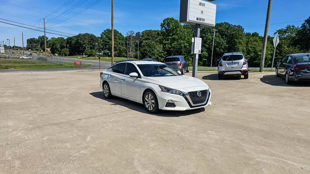 
								2020 Nissan Altima full									