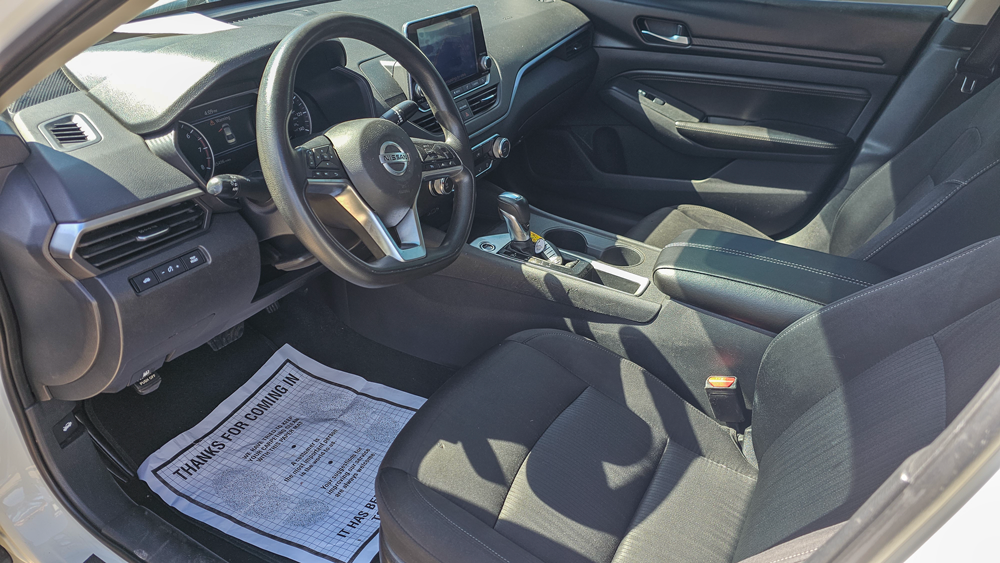 
								2020 Nissan Altima full									