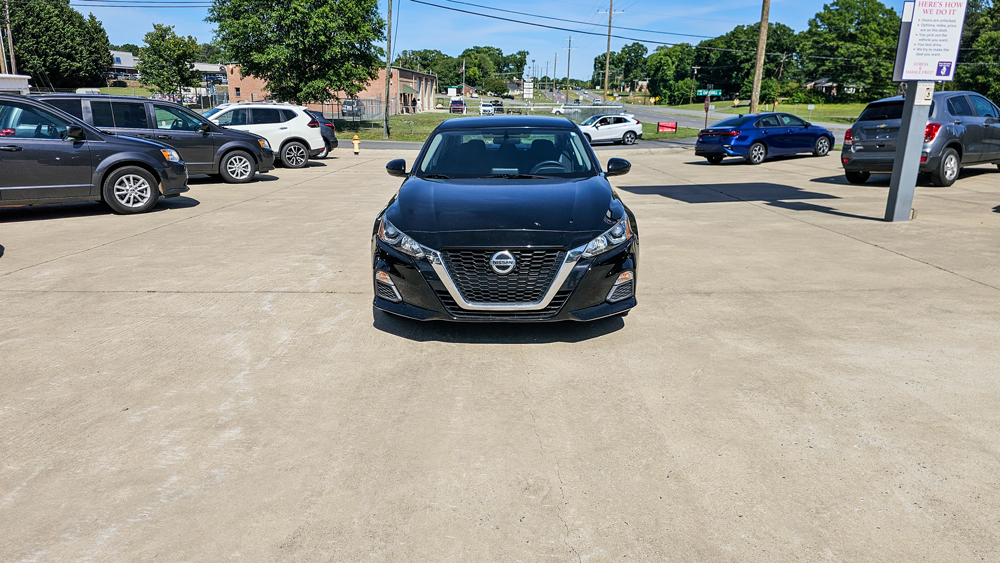 
								2020 Nissan Altima full									