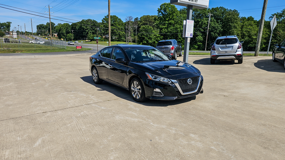 
								2020 Nissan Altima full									