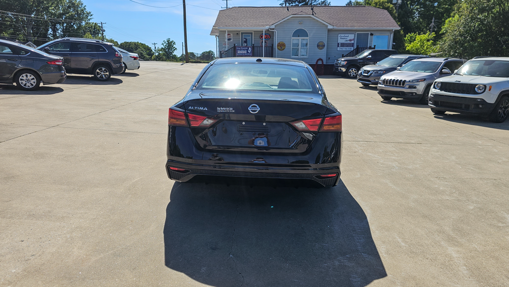 
								2020 Nissan Altima full									