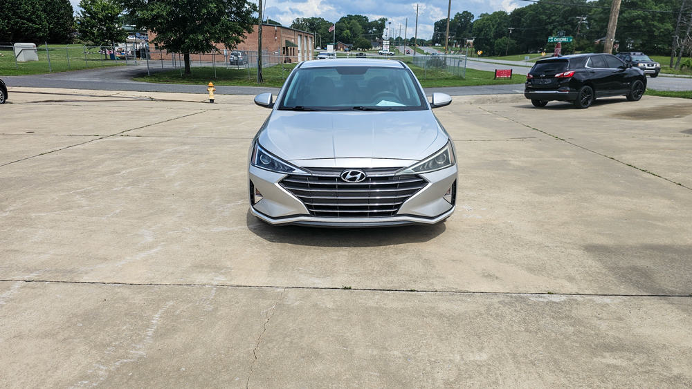 
								2019 Hyundai Elantra SE full									