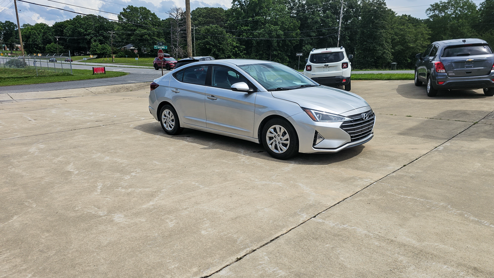 
								2019 Hyundai Elantra SE full									