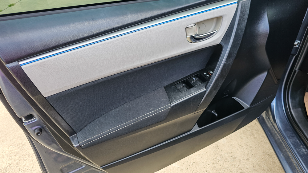 
								2016 Toyota Corolla LE full									