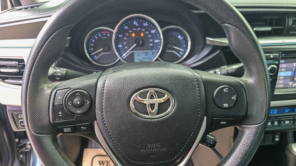 
								2016 Toyota Corolla LE full									