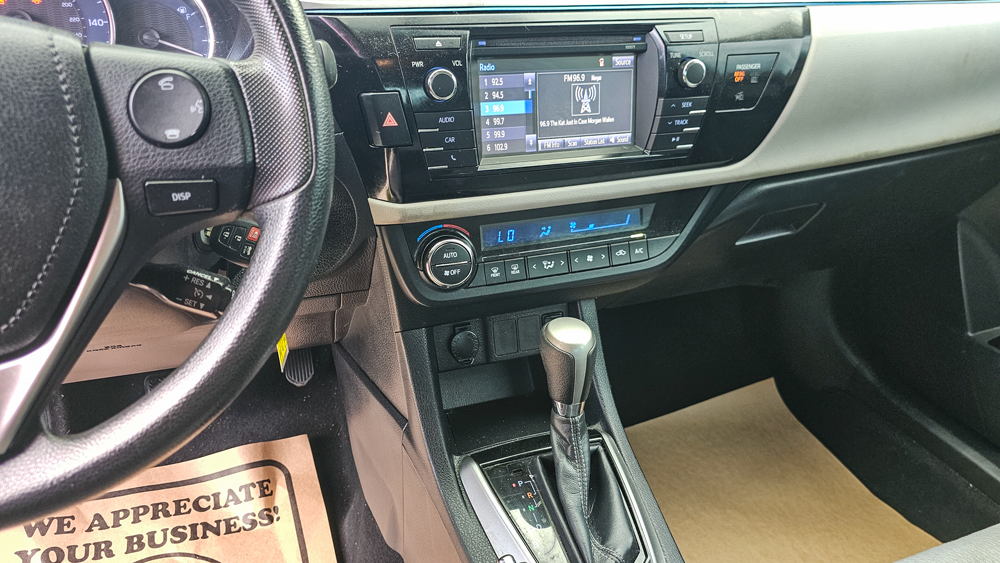 
								2016 Toyota Corolla LE full									