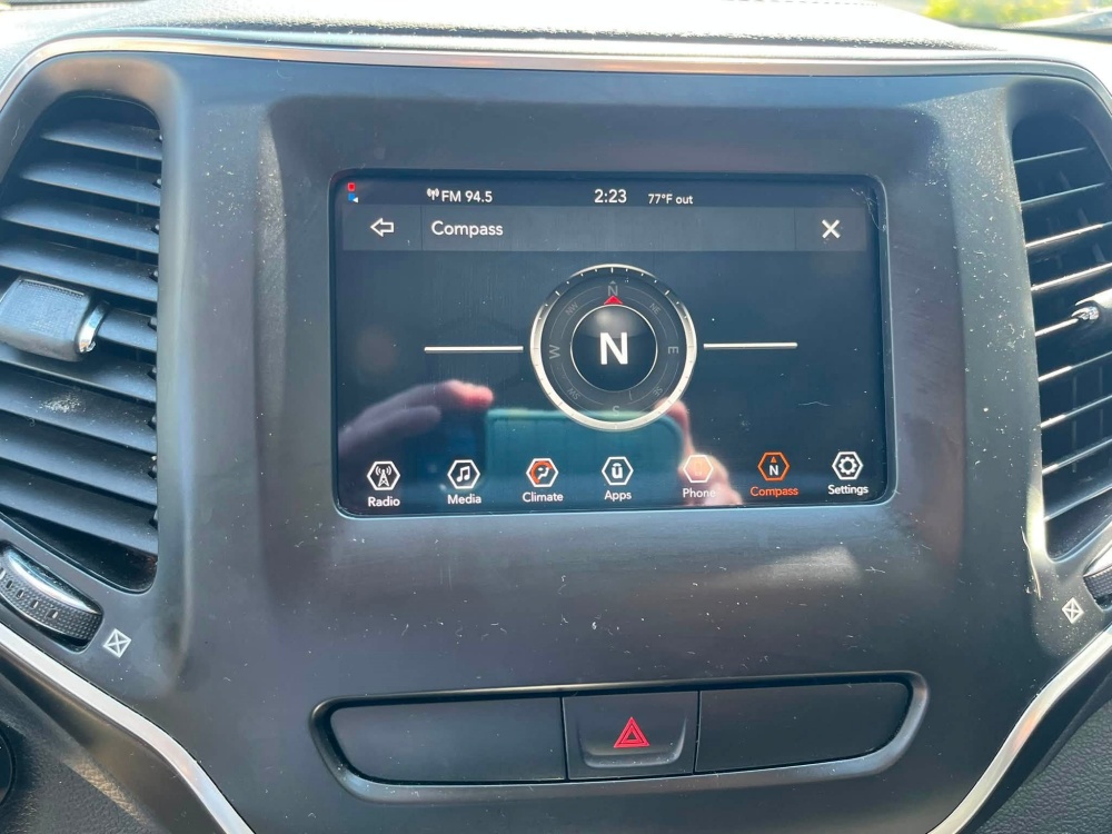 
								2020 Jeep Cherokee Latitude full									