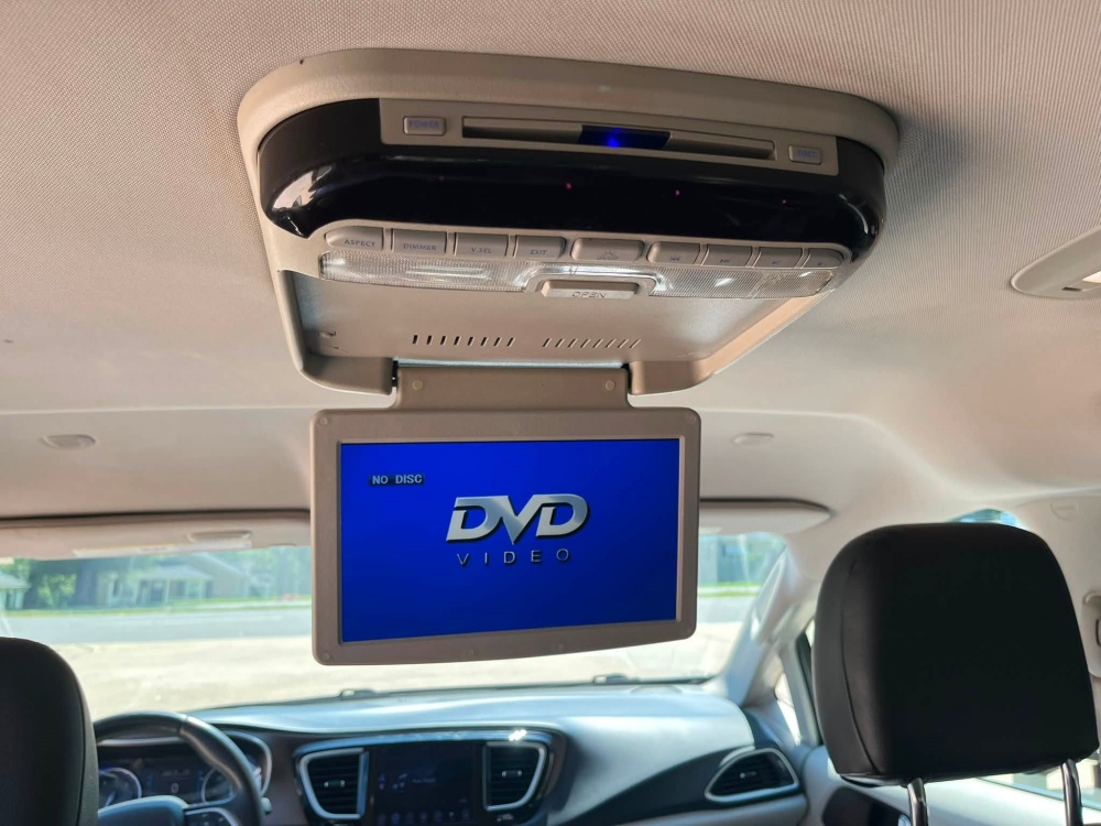 
								2017 Chrysler Pacifica Touring L full									