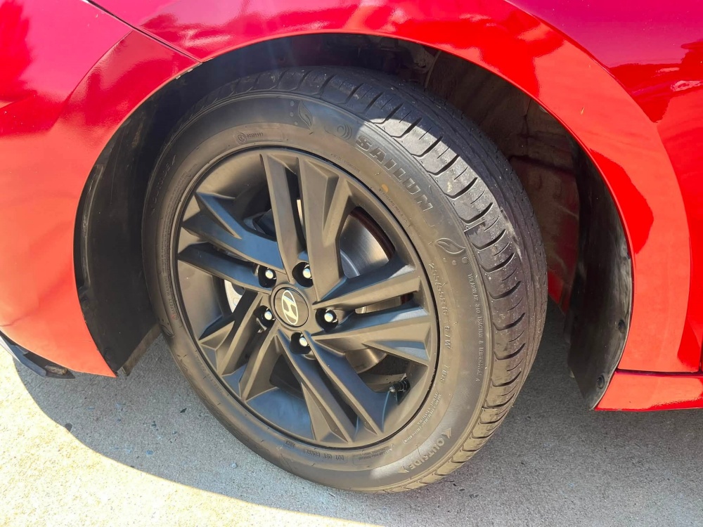 
								2019 Hyundai Elantra SEL full									