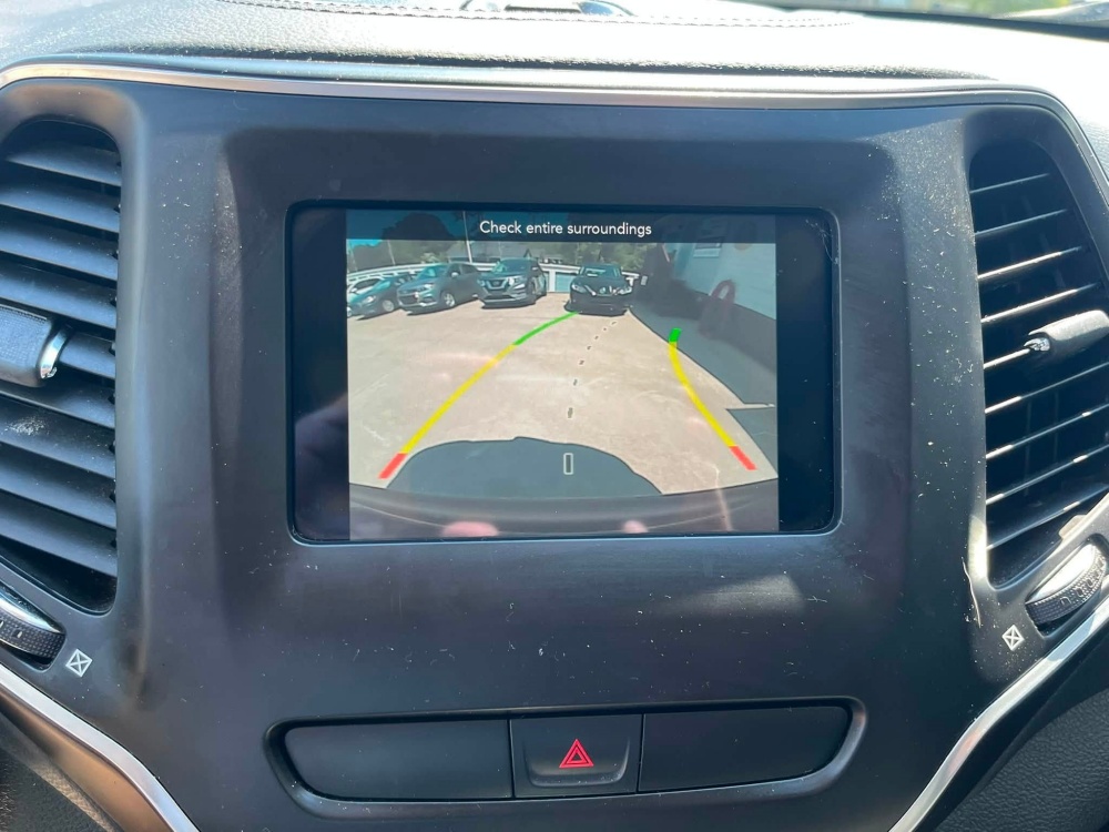 
								2020 Jeep Cherokee Latitude full									