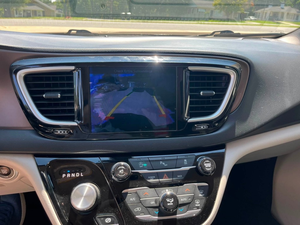 
								2017 Chrysler Pacifica Touring L full									