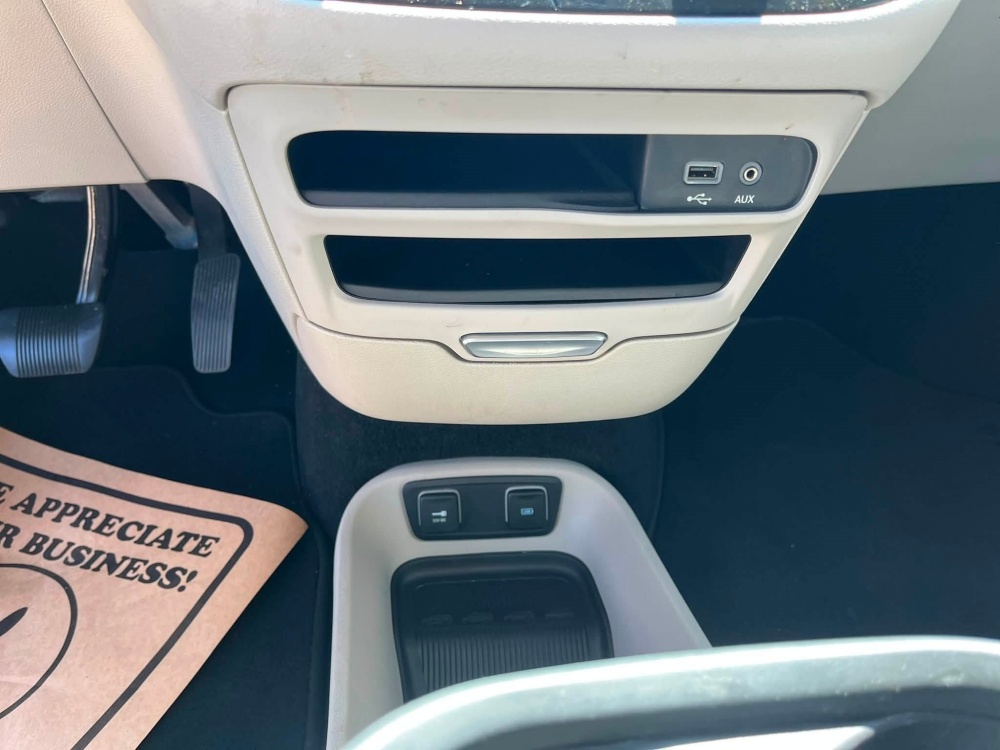 
								2017 Chrysler Pacifica Touring L full									