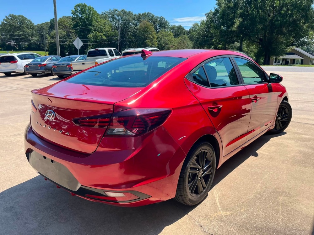 
								2019 Hyundai Elantra SEL full									