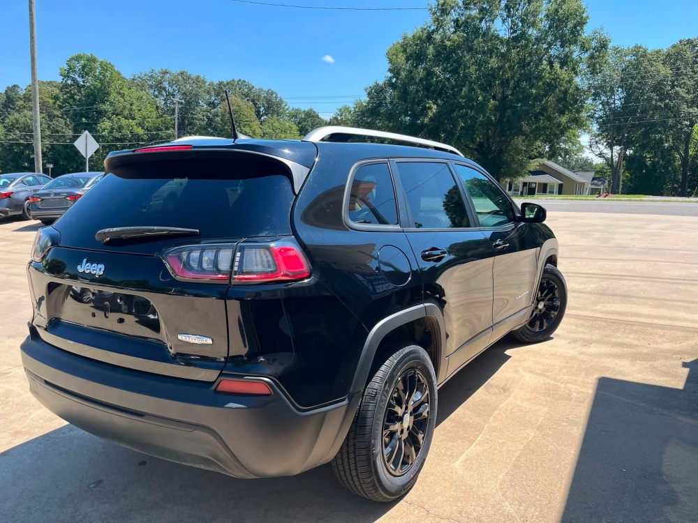 
								2020 Jeep Cherokee Latitude full									