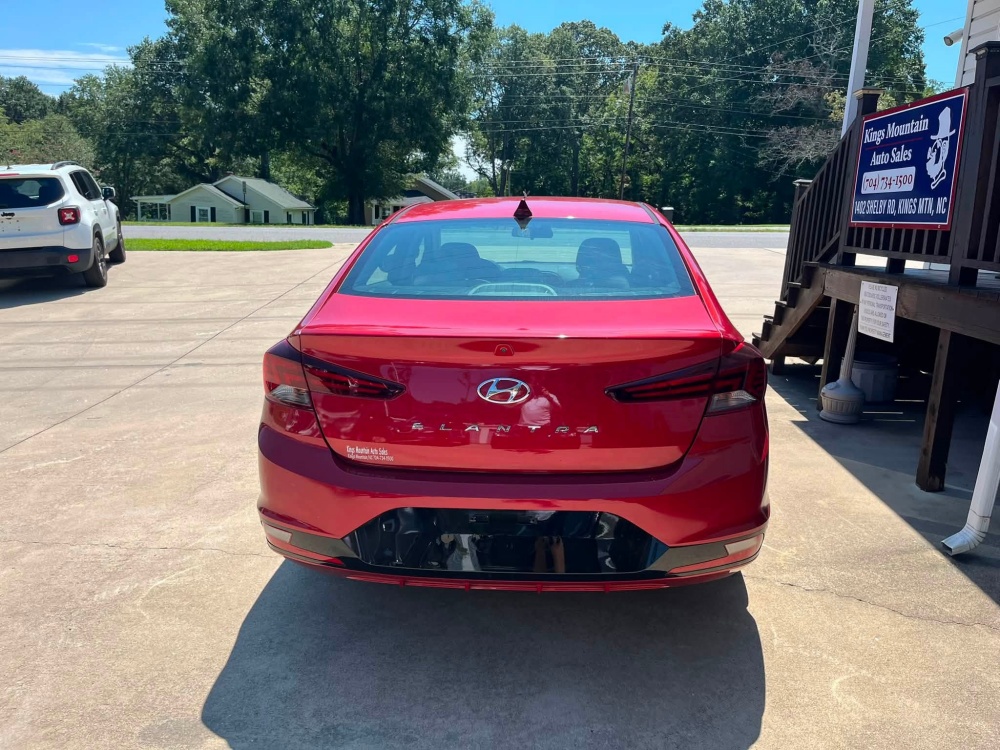
								2019 Hyundai Elantra SEL full									