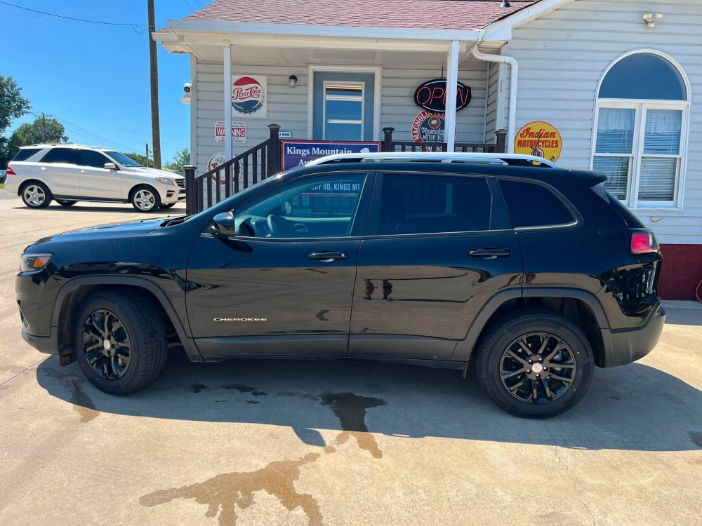 
								2020 Jeep Cherokee Latitude full									