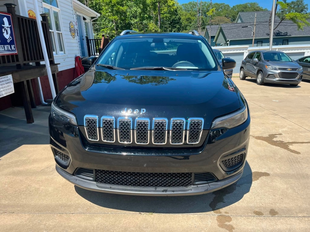 
								2020 Jeep Cherokee Latitude full									