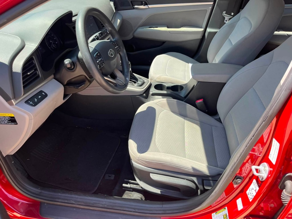 
								2019 Hyundai Elantra SEL full									