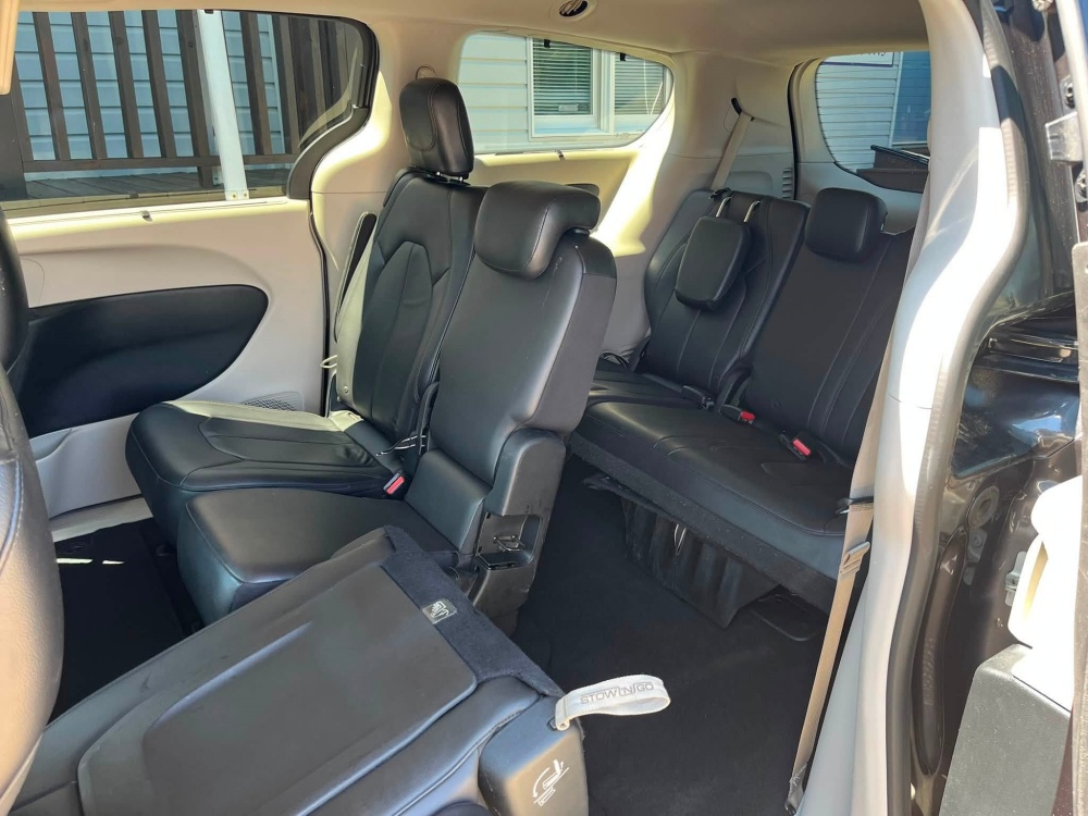 
								2017 Chrysler Pacifica Touring L full									
