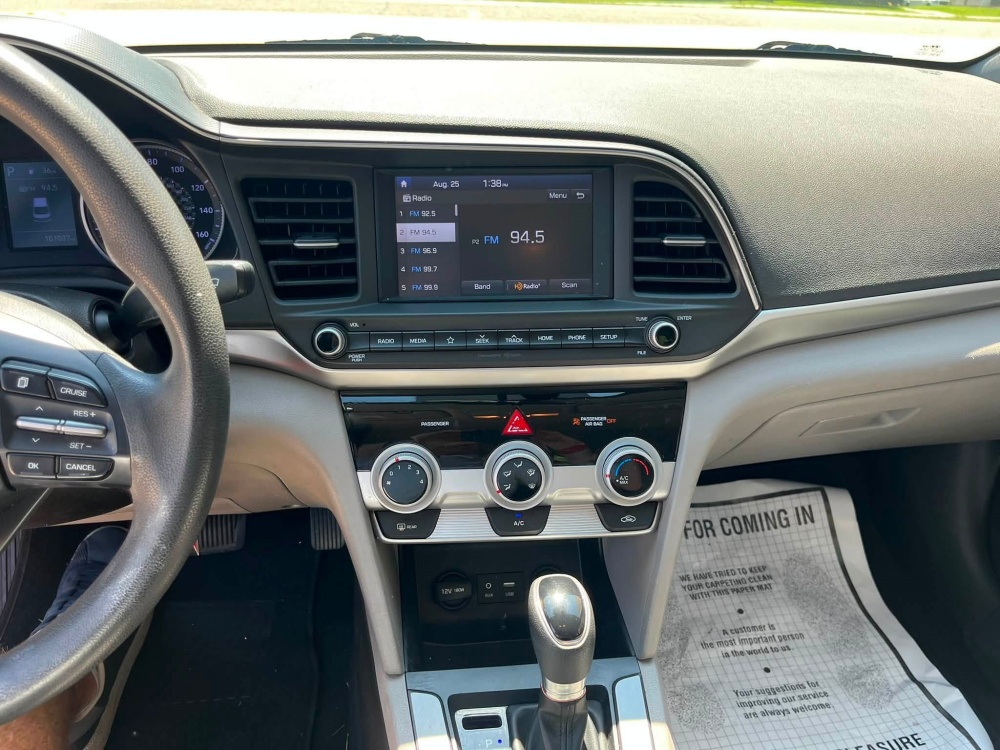 
								2019 Hyundai Elantra SEL full									